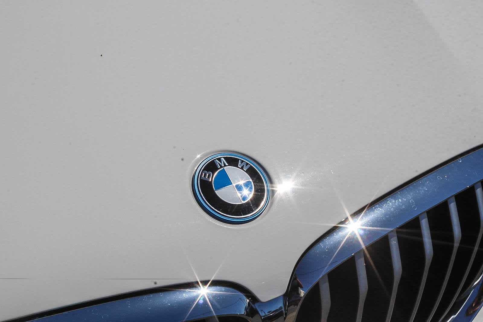 Certified 2023 BMW X5 xDrive45e w/ Executive Package AWD/4WD image 11