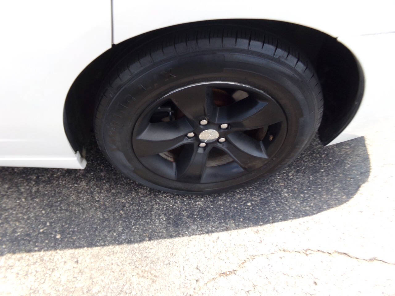 Used 2014 Dodge Charger SE RWD image 36