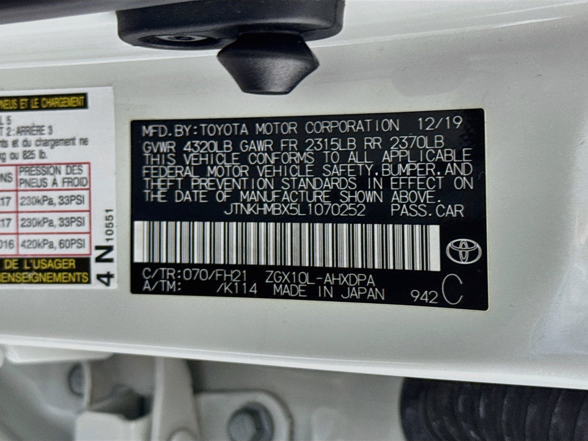 Used 2020 Toyota C-HR LE FWD image 37