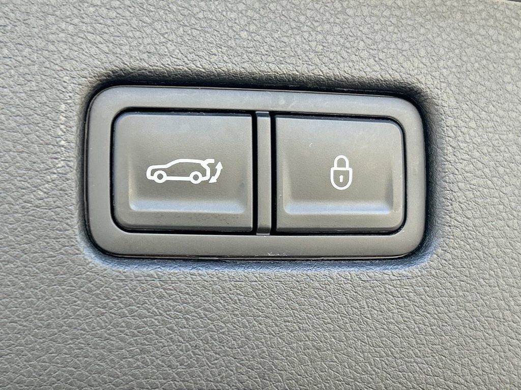 Used 2025 Genesis GV70 3.5T Sport w/ Sport Advanced Package image 15