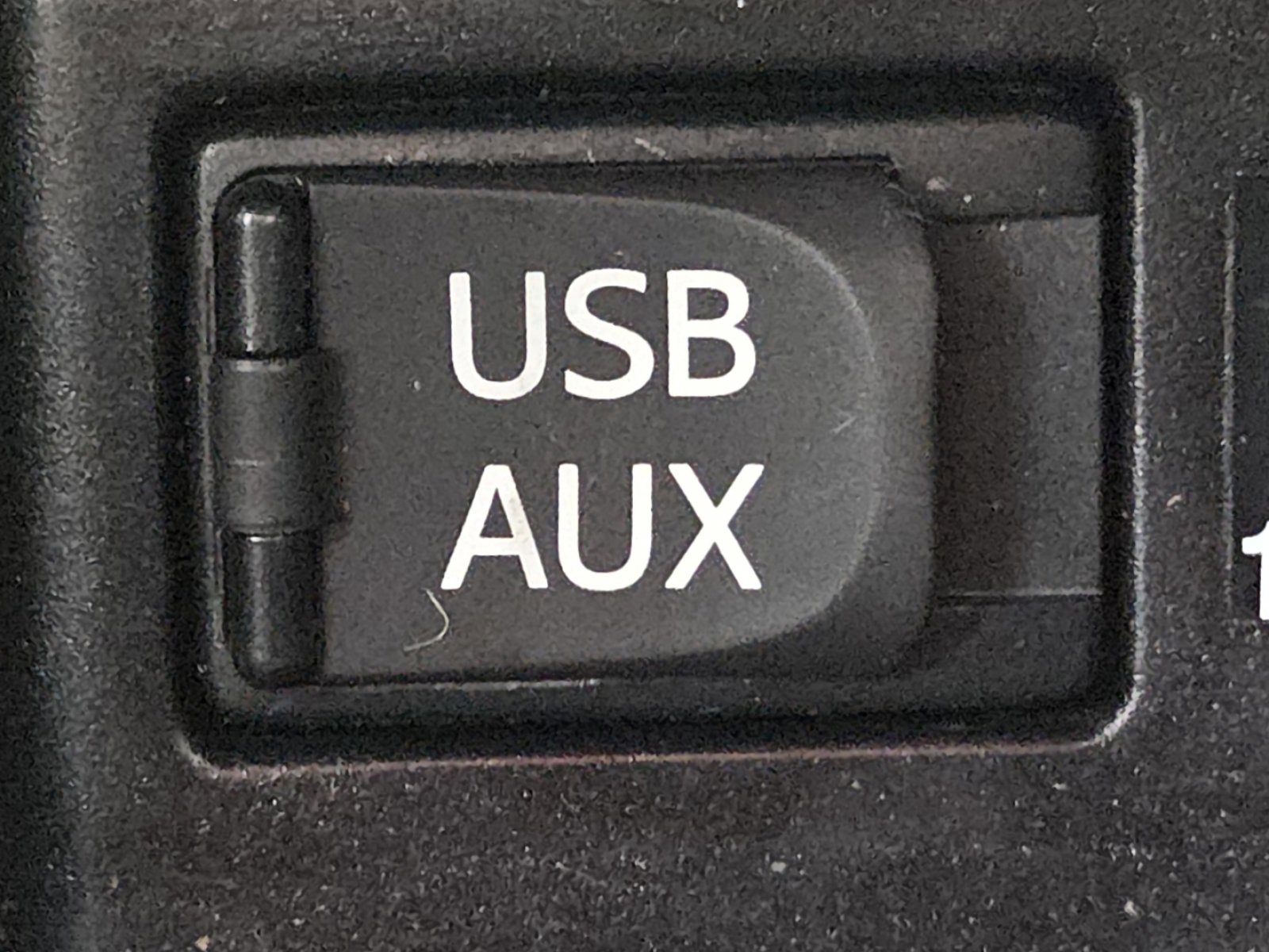 Used 2014 Toyota Camry SE image 4