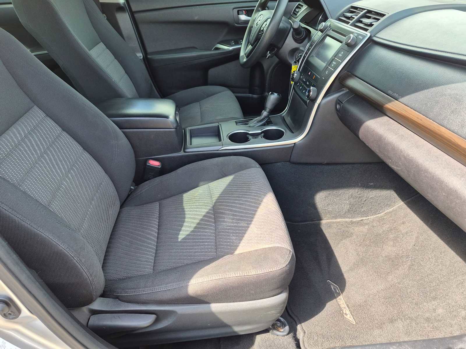 Used 2017 Toyota Camry LE FWD image 28