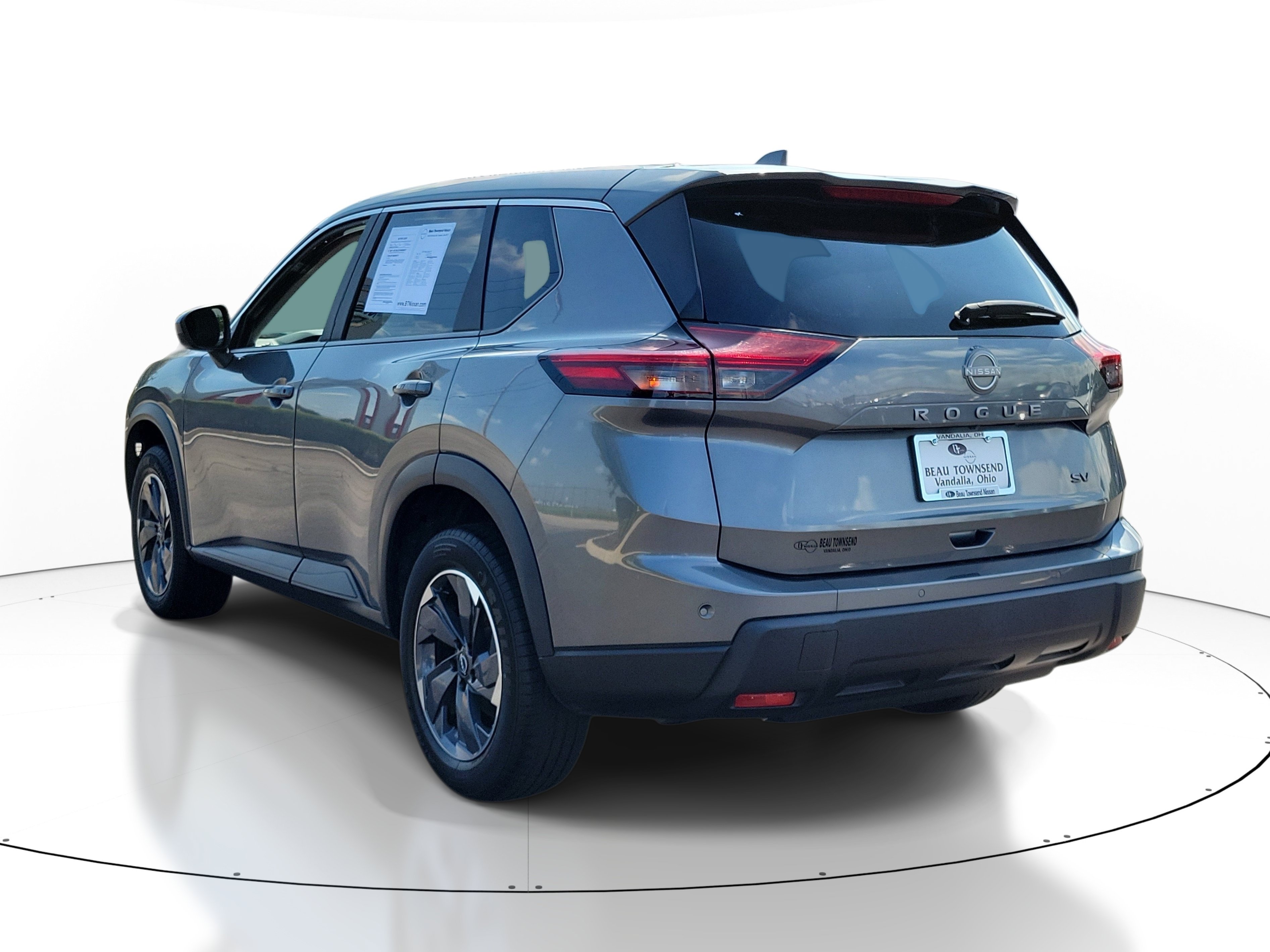 Certified 2024 Nissan Rogue SV FWD image 3
