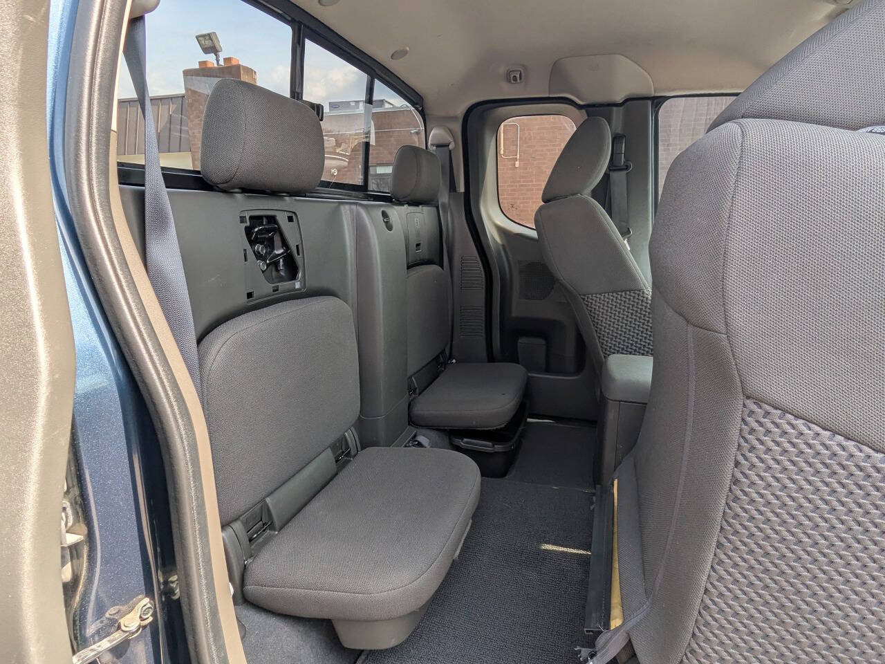 Used 2019 Nissan Frontier SV AWD/4WD image 15