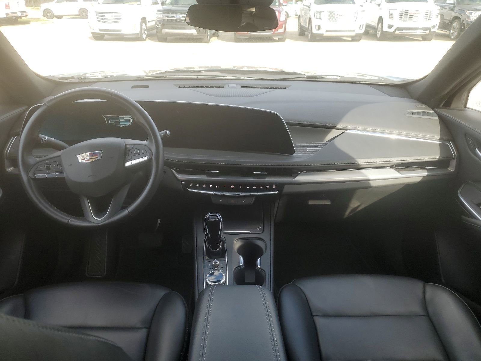 Used 2024 Cadillac XT4 Premium Luxury image 9