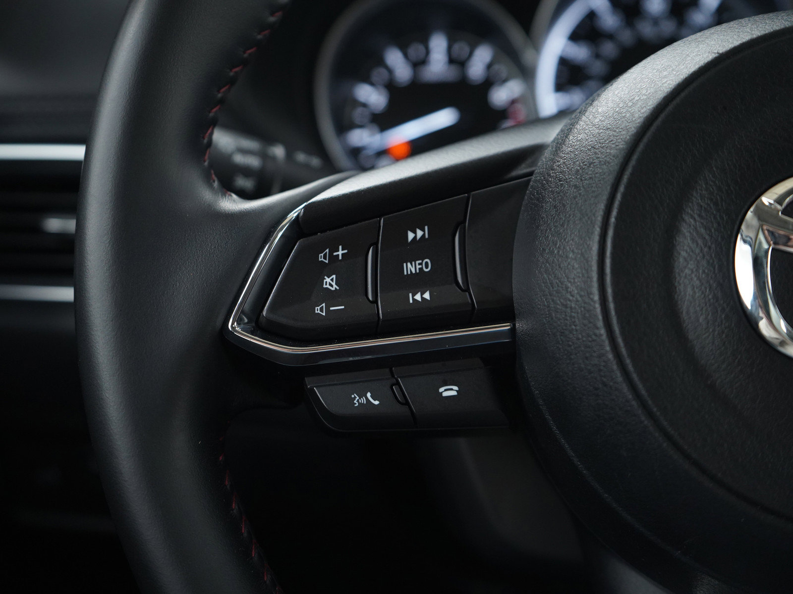 Used 2025 MAZDA CX-5 Carbon Edition image 27