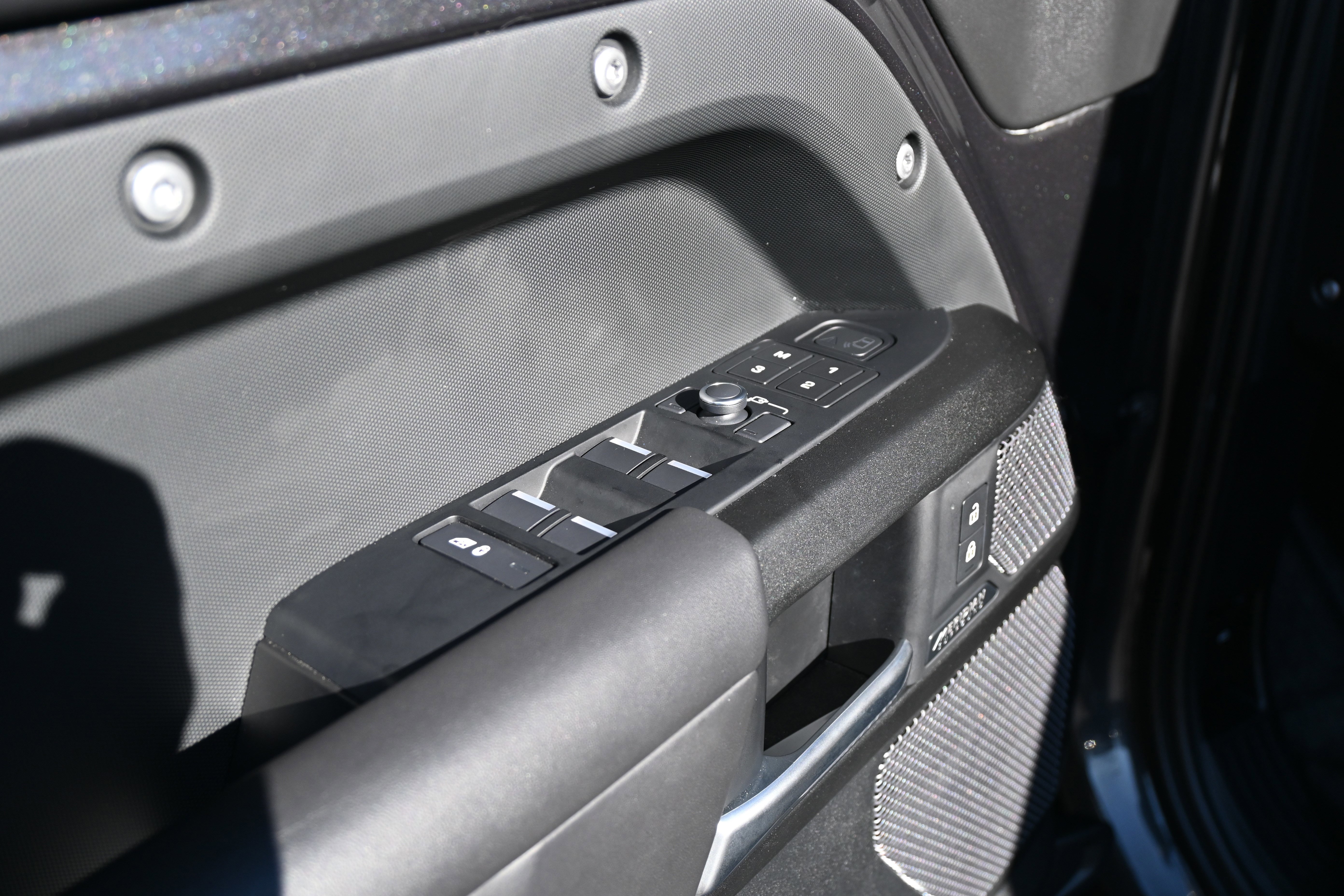 Used 2023 Land Rover Defender 110 Carpathian Edition image 17