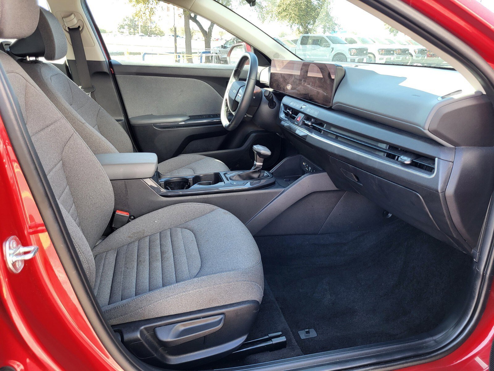 Used 2025 Kia K4 EX image 12