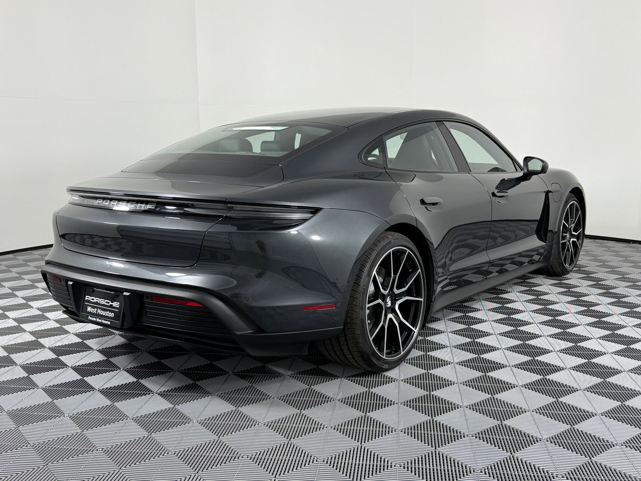 New 2026 Porsche Taycan image 9