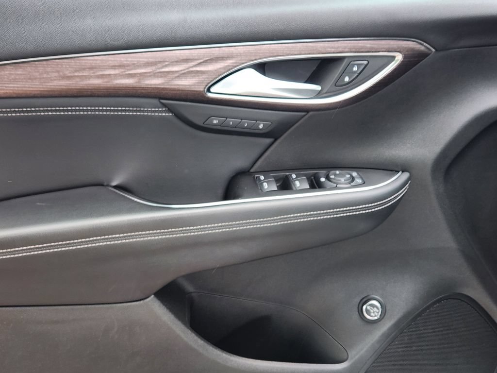 Used 2021 Buick Envision Avenir w/ Technology Package II AWD/4WD image 13