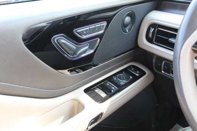 Used 2022 Lincoln Aviator Reserve w/ Equipment Group 201A AWD/4WD image 23