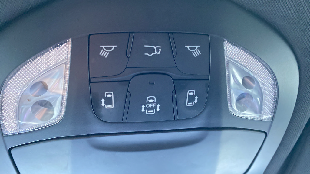 Used 2021 Chrysler Pacifica Touring-L w/ Uconnect Theater Family Group AWD/4WD image 46
