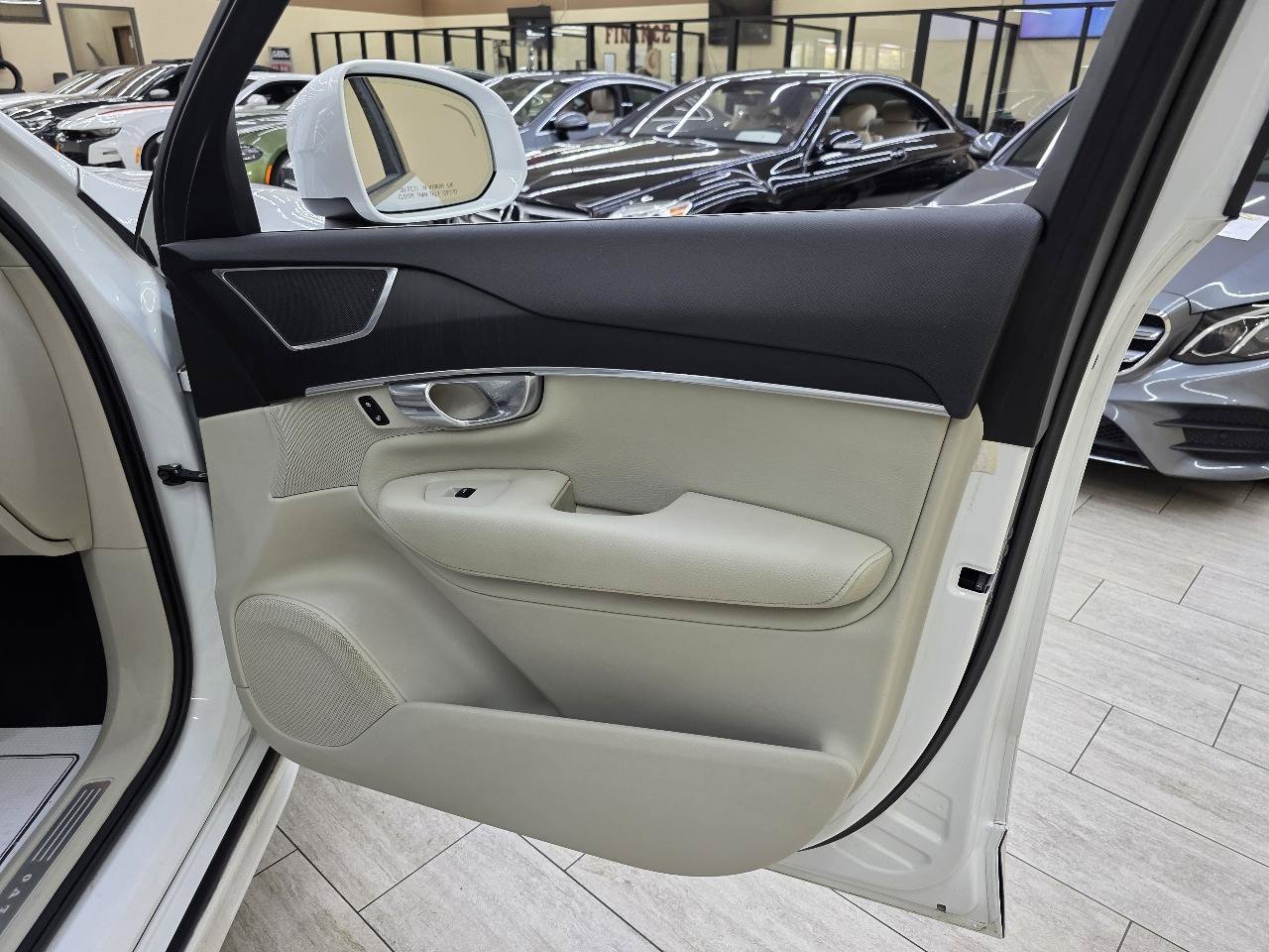 Used 2020 Volvo XC90 T6 Momentum w/ Protection Package Premier AWD/4WD image 41