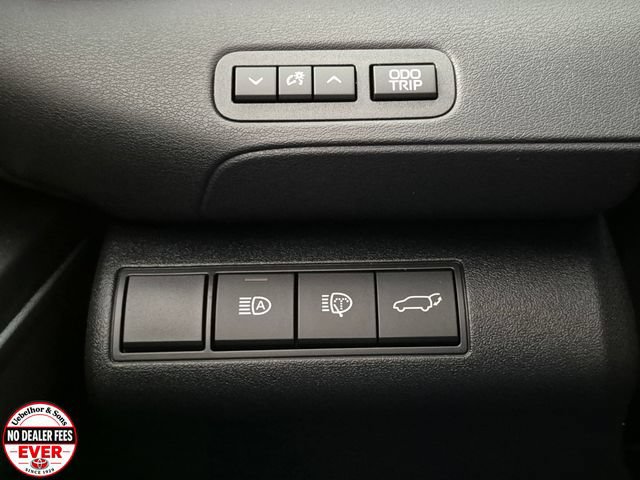 New 2026 Toyota C-HR AWD/4WD image 18