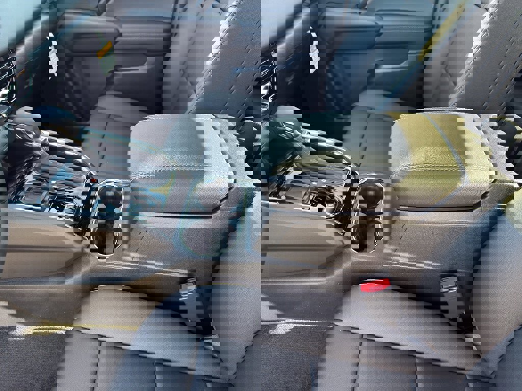 New 2026 GMC Canyon Elevation w/ Convenience Package image 13