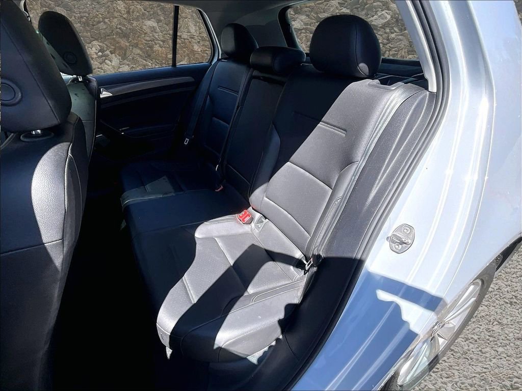 Used 2021 Volkswagen Golf 4-Door FWD image 20