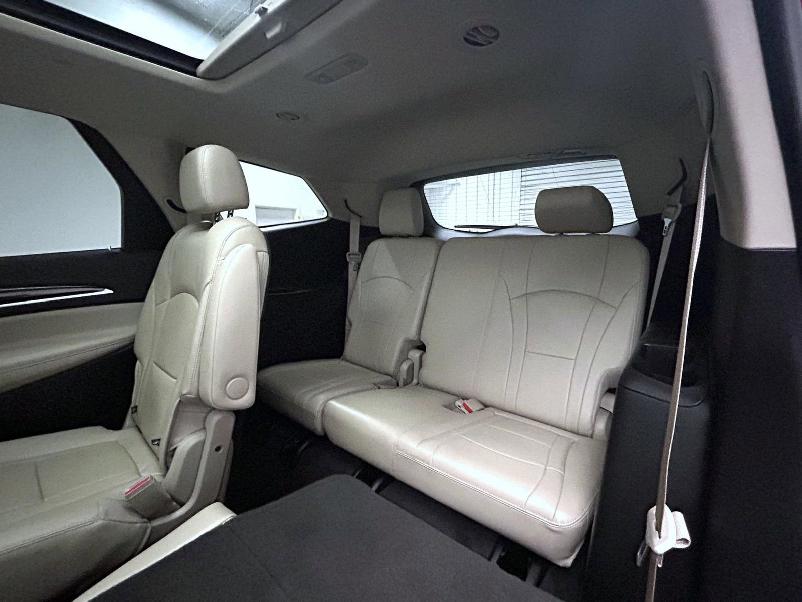 Used 2020 Buick Enclave Premium w/ Sun and Sites Package image 19