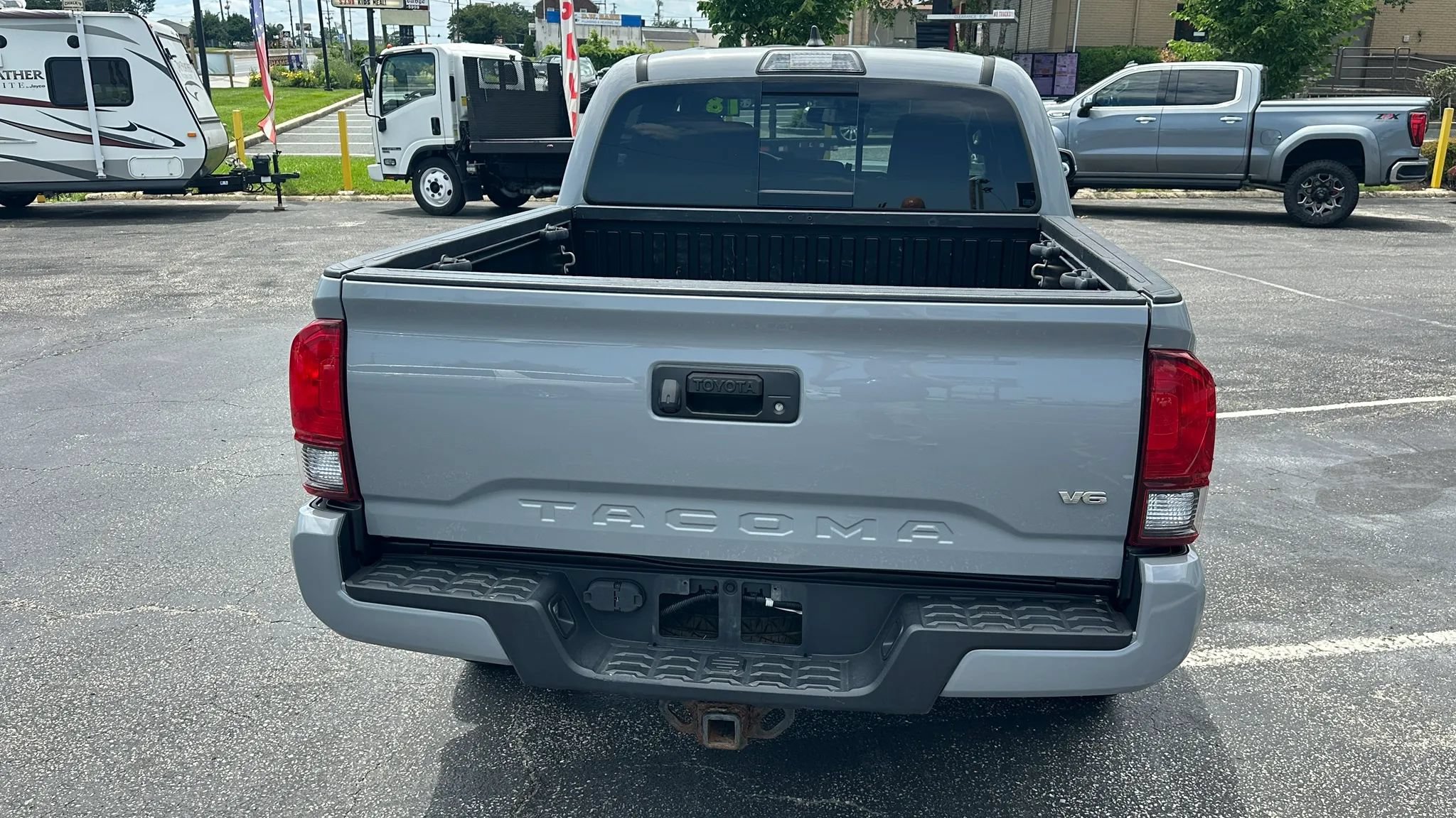 Used 2018 Toyota Tacoma TRD Sport AWD/4WD image 6