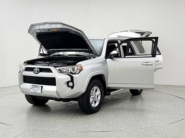 Used 2016 Toyota 4Runner SR5 AWD/4WD image 9