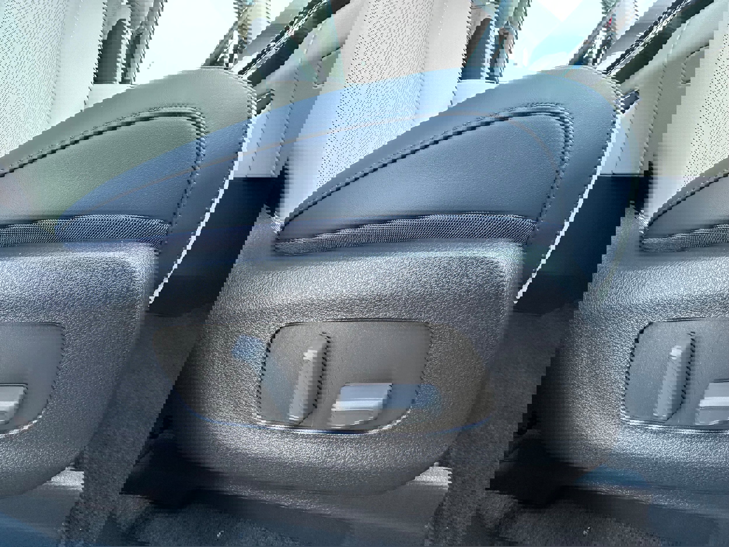 New 2026 Kia Carnival SX image 33