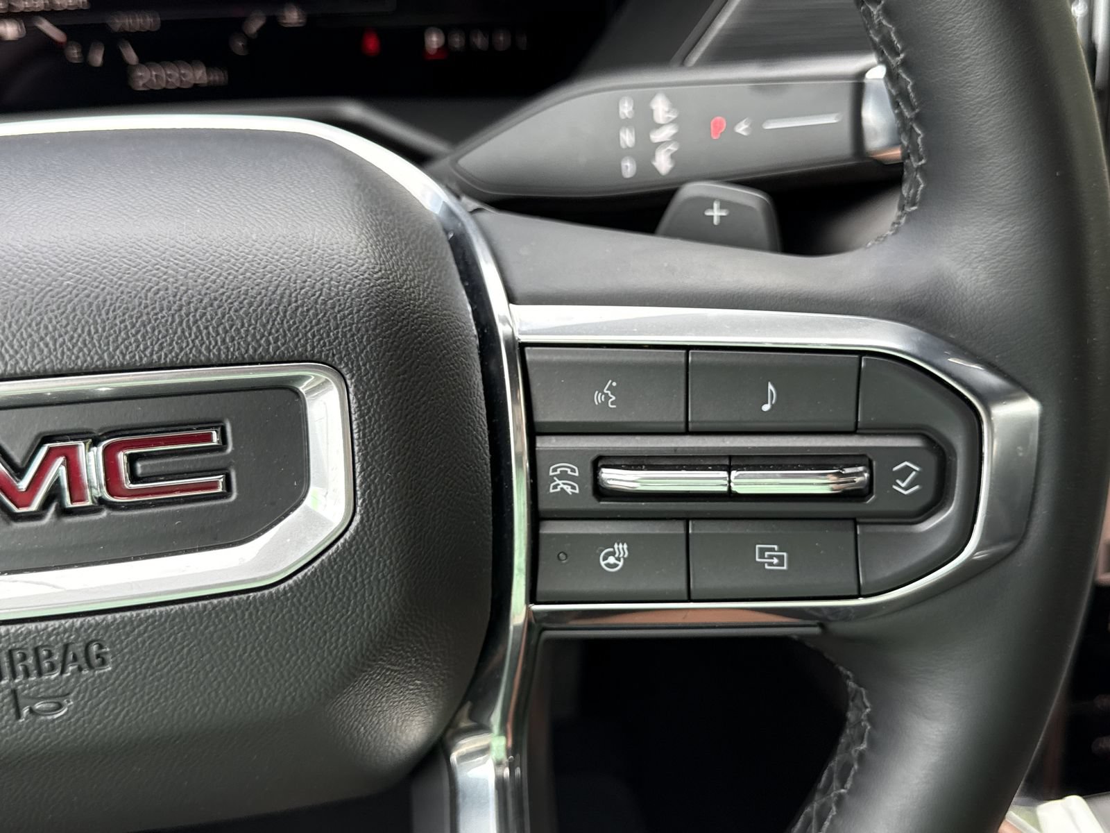 Used 2025 GMC Acadia Elevation FWD image 24