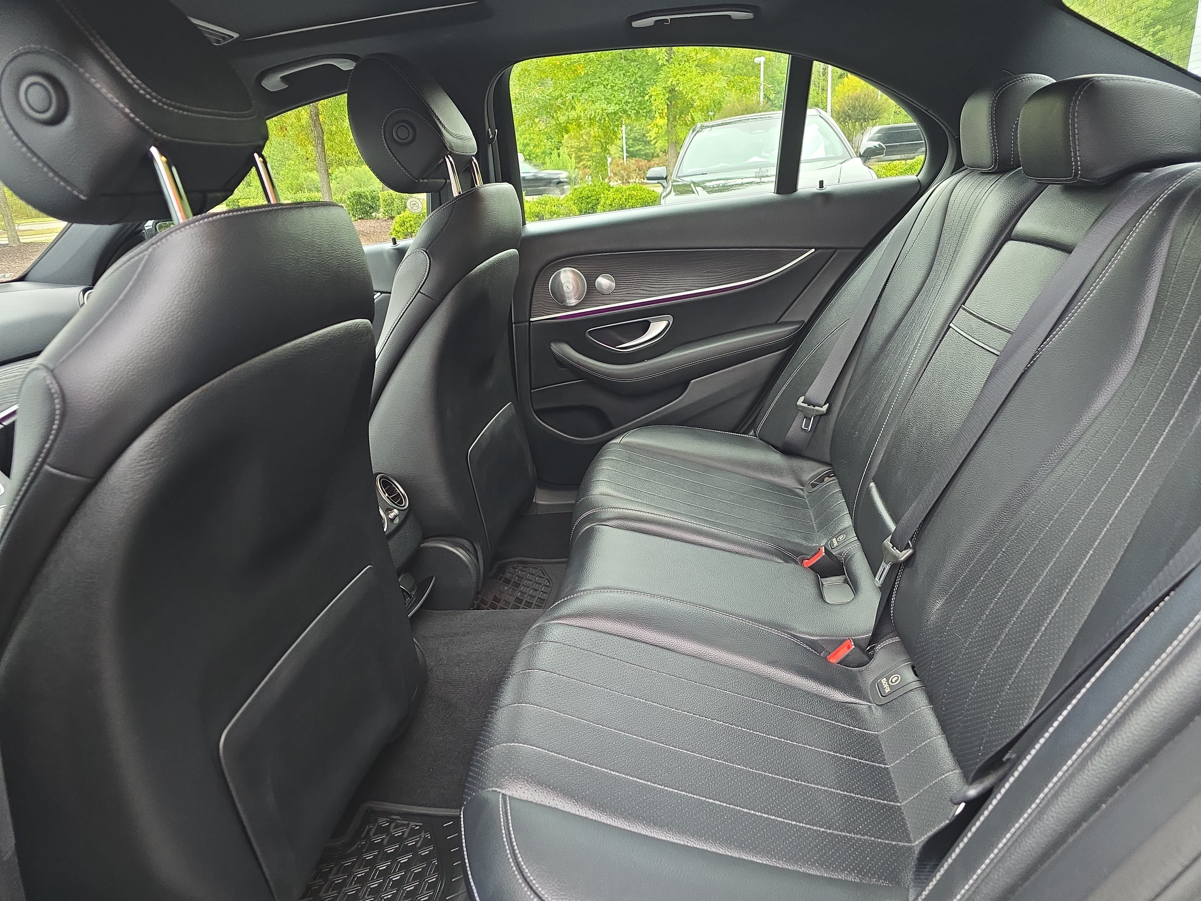 Used 2020 Mercedes-Benz E 350 Sedan image 13
