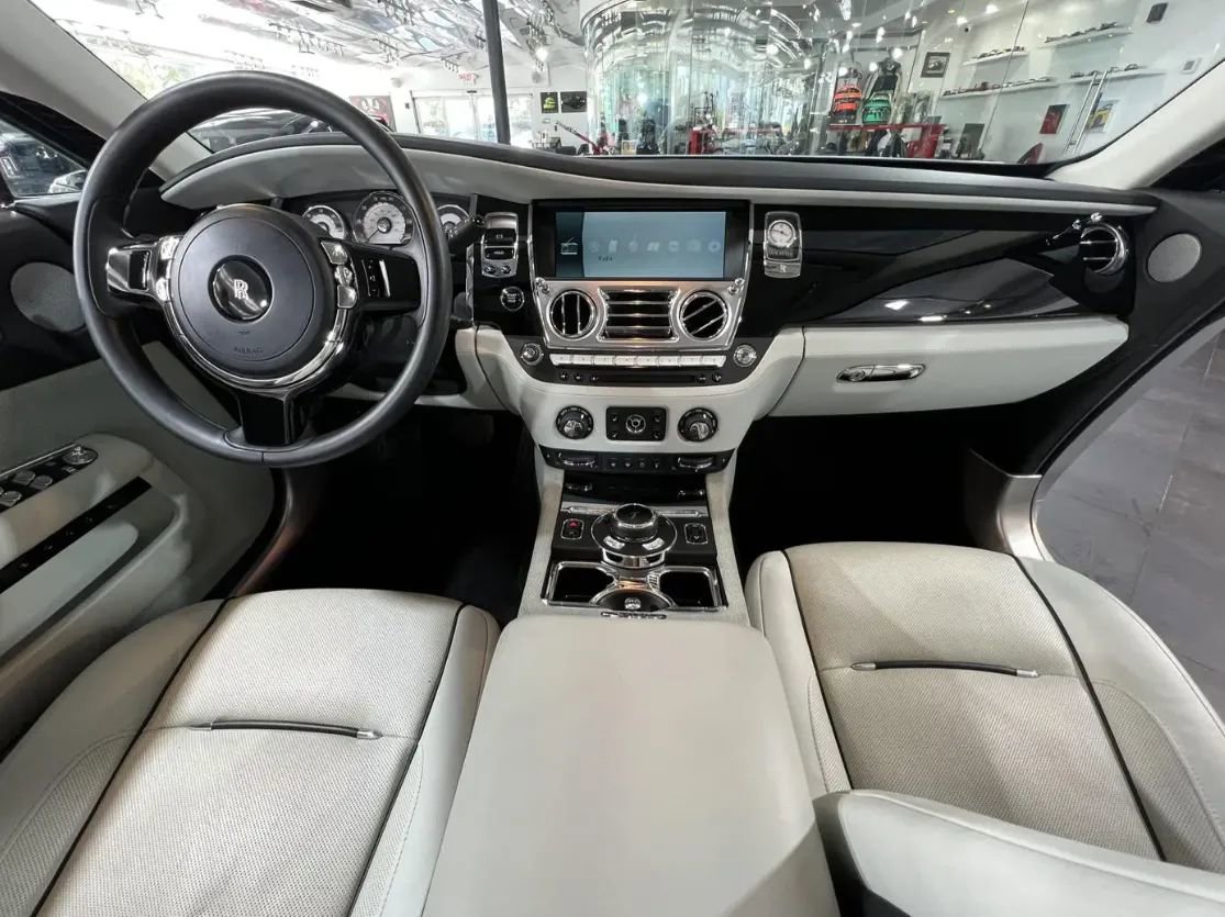 Used 2014 Rolls-Royce Wraith image 19