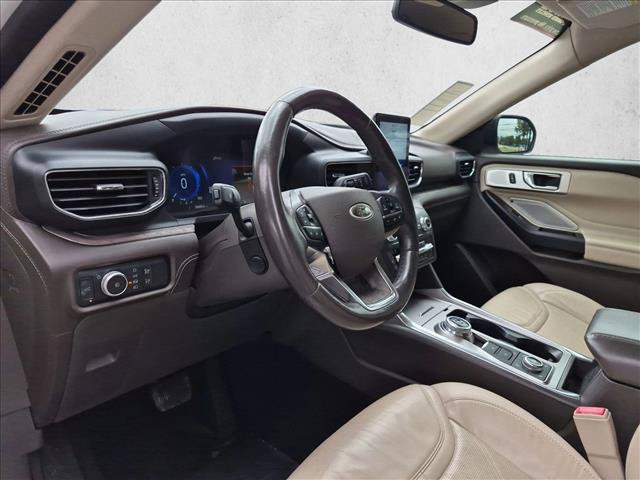 Used 2020 Ford Explorer Platinum w/ Premium Technology Package AWD/4WD image 10