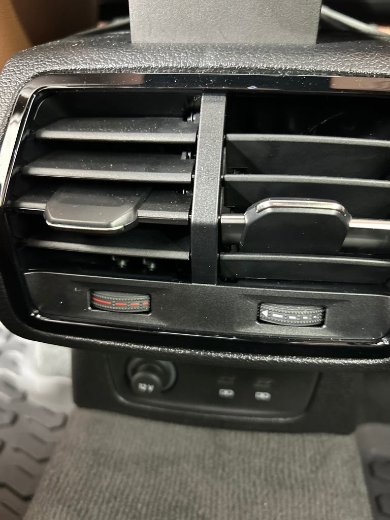 Used 2025 Audi Q3 2.0T Premium image 16