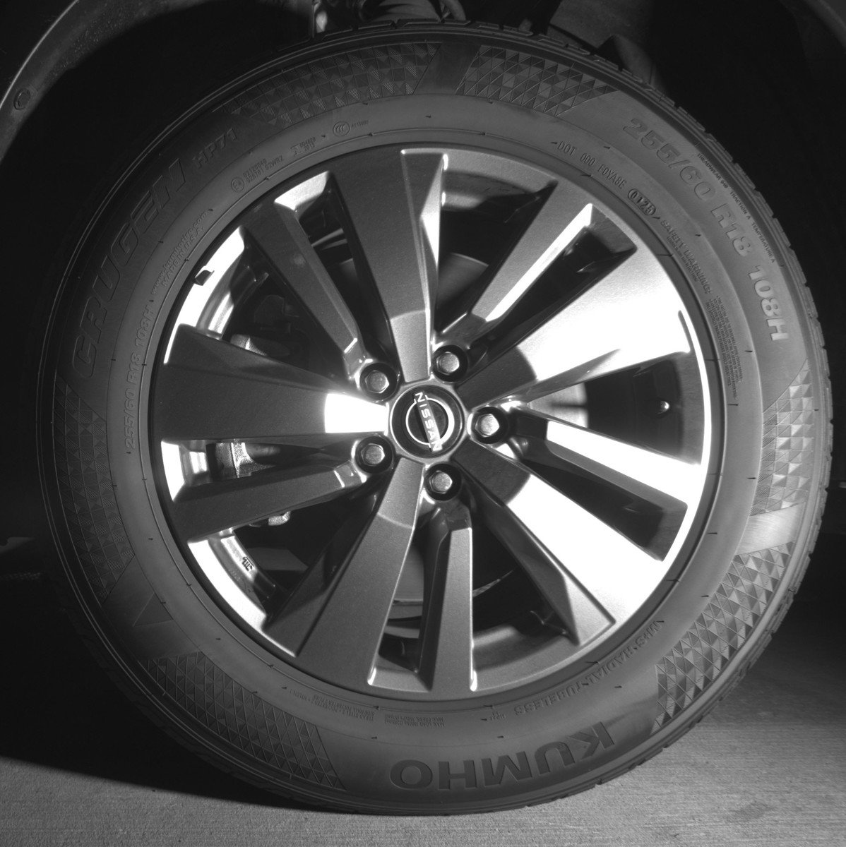 Used 2025 Nissan Pathfinder SV image 12