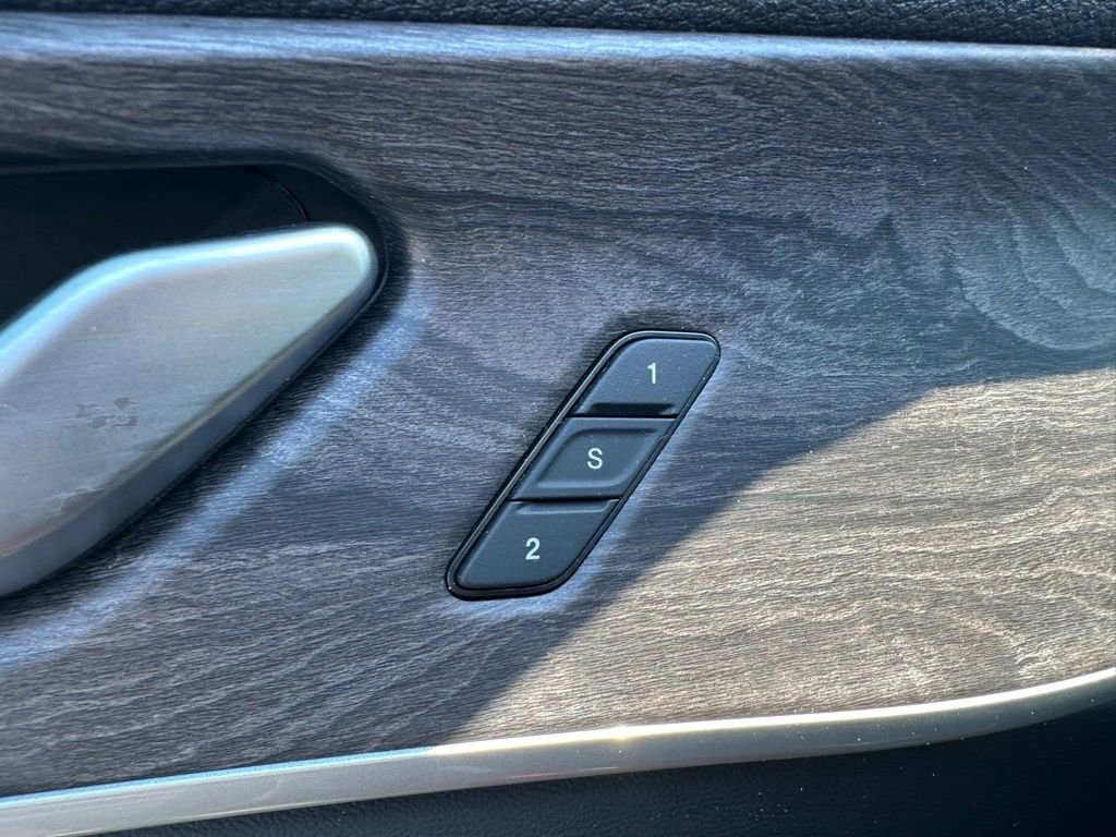 Used 2024 Jeep Grand Cherokee Limited image 25