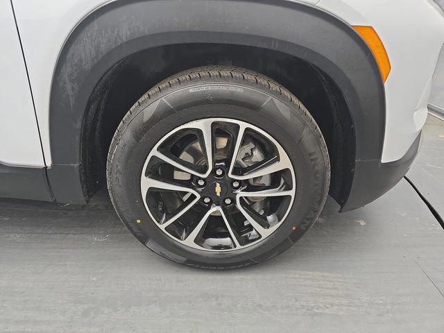 Used 2025 Chevrolet TrailBlazer LT image 12