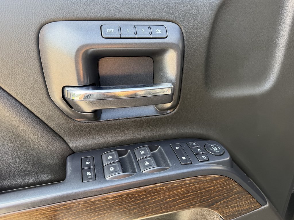 Used 2019 GMC Sierra 2500 Denali w/ Duramax Plus Package AWD/4WD image 11