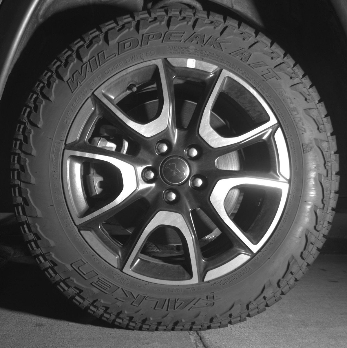 Used 2025 Jeep Compass Trailhawk image 12