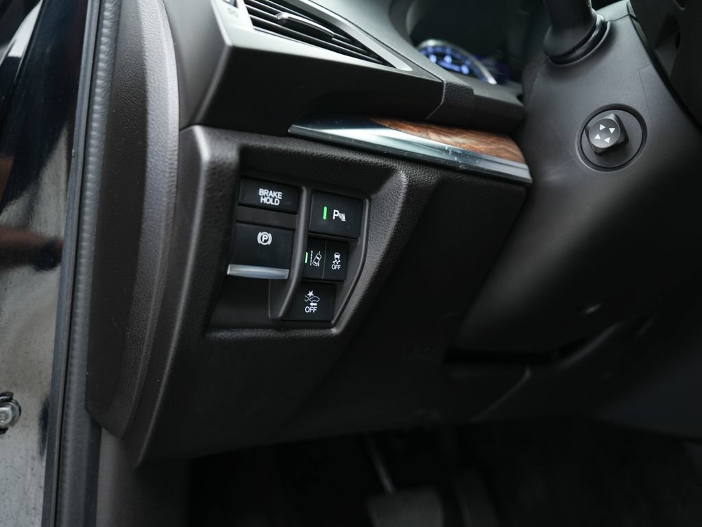 Used 2019 Acura MDX w/ Technology Package AWD/4WD image 11
