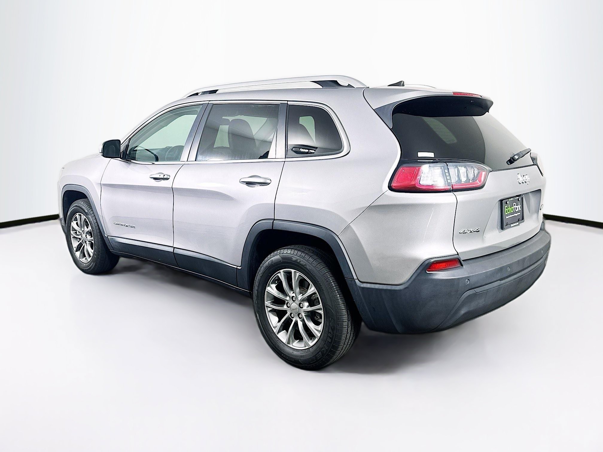 Used 2020 Jeep Cherokee Latitude Plus AWD/4WD image 5