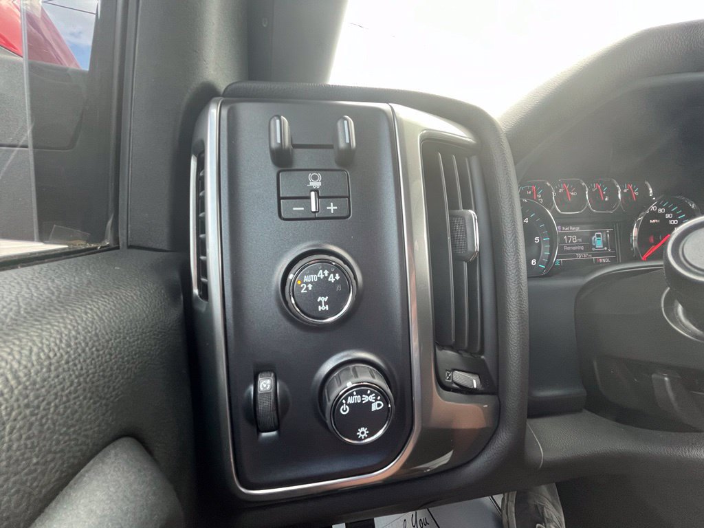 Used 2018 Chevrolet Silverado 1500 LT w/ Trailering Package AWD/4WD image 26
