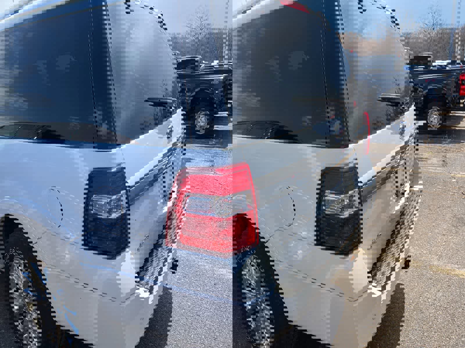 Used 2015 Ford Expedition EL Limited w/ Equipment Group 301A image 11