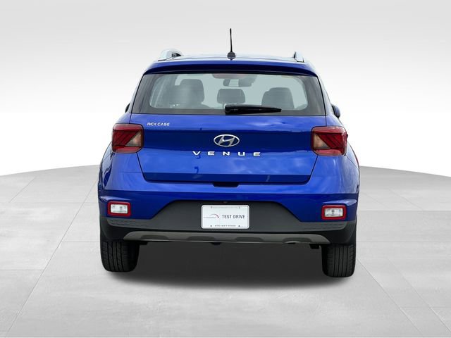 Used 2023 Hyundai Venue Limited image 4