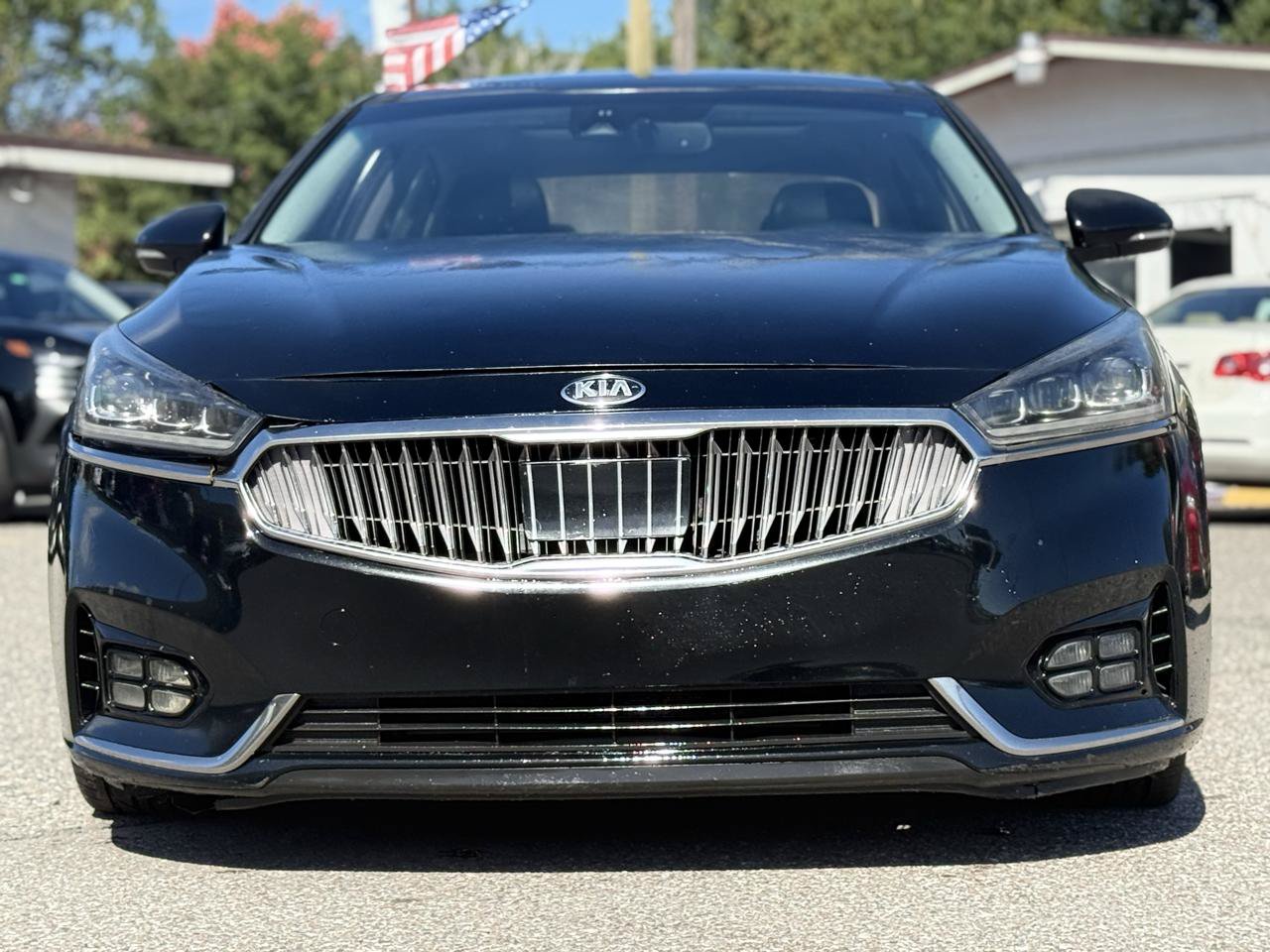 Used 2017 Kia Cadenza Technology FWD image 4