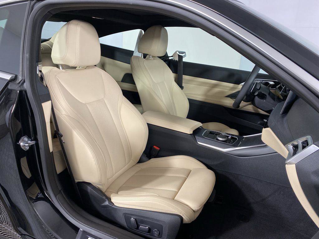 Certified 2026 BMW 430i xDrive Coupe w/ Premium Package AWD/4WD image 23