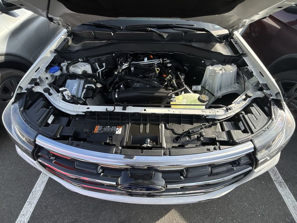 Used 2025 Ford Explorer Active w/ Active Comfort Package image 17