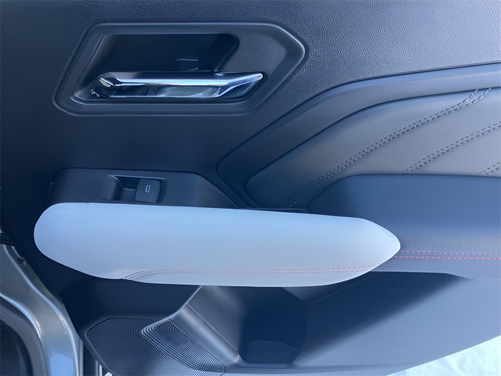 Used 2024 GMC Canyon AT4X image 46