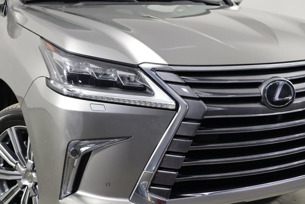 Used 2016 Lexus LX 570 4WD w/ Luxury Package image 52