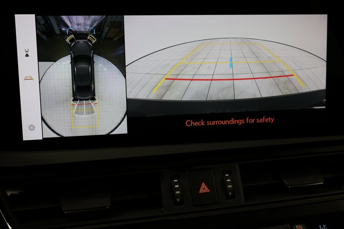 Used 2024 Lexus ES 350 Ultra Luxury w/ Accessory Package (Z2) image 7