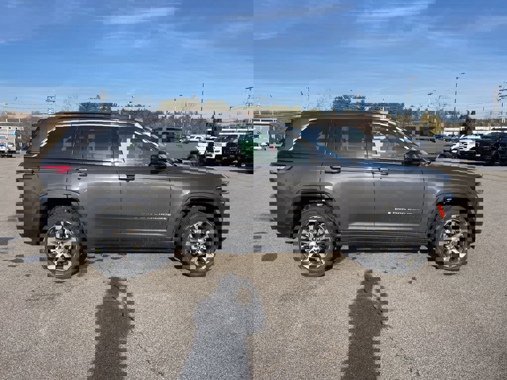 New 2026 Jeep Grand Cherokee Limited image 8