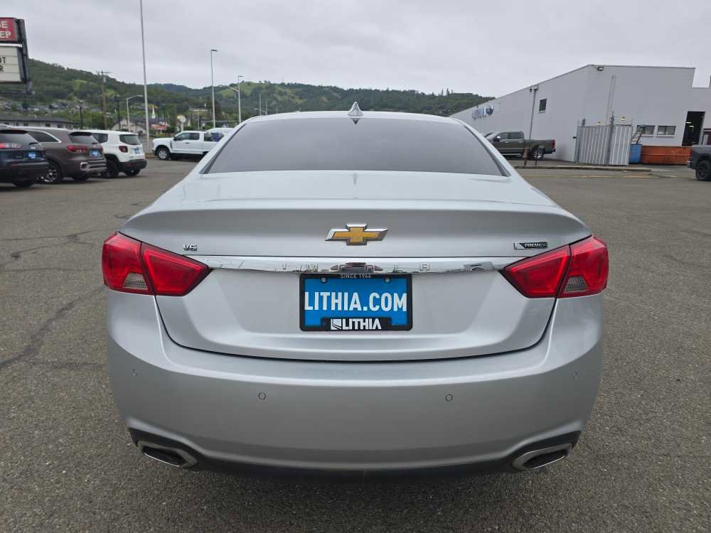 Used 2017 Chevrolet Impala Premier w/ Enhanced Convenience Package FWD image 4