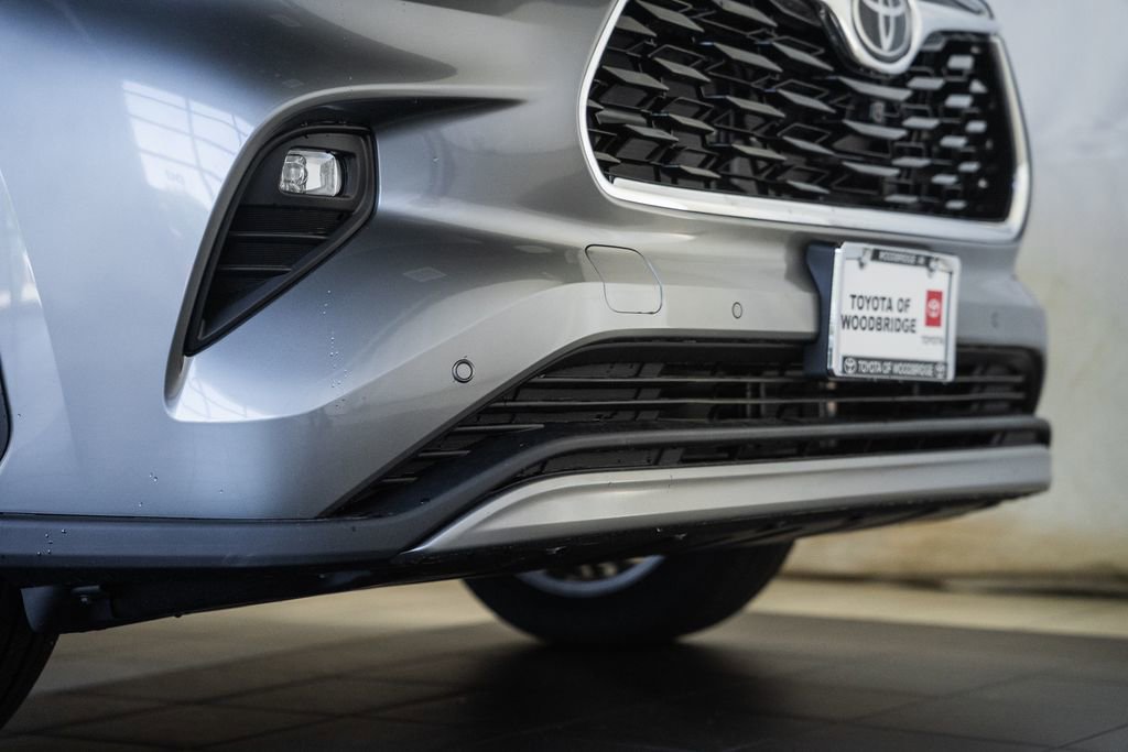 New 2026 Toyota Highlander Platinum AWD/4WD image 15