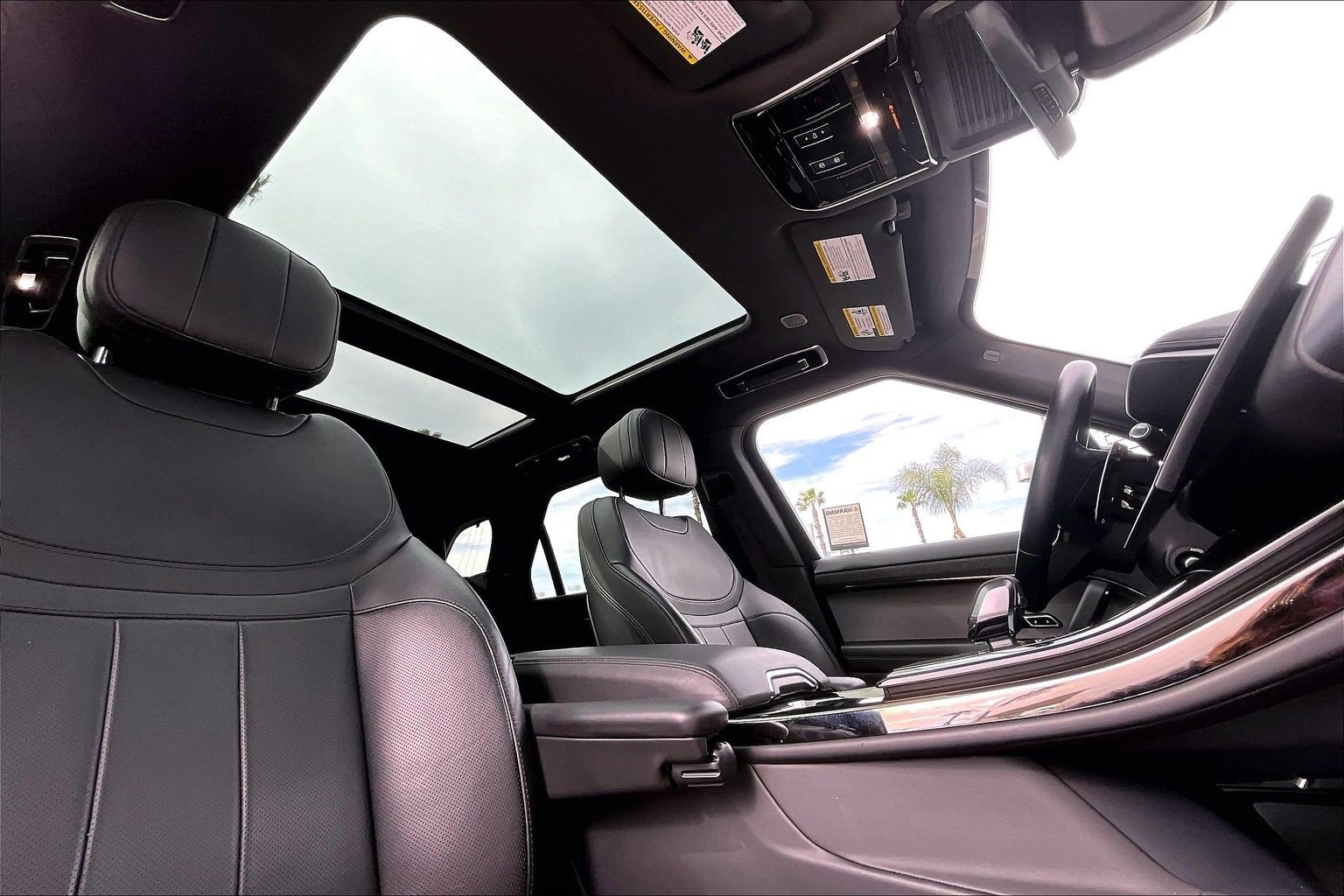 Used 2024 Land Rover Range Rover Sport Dynamic SE image 22