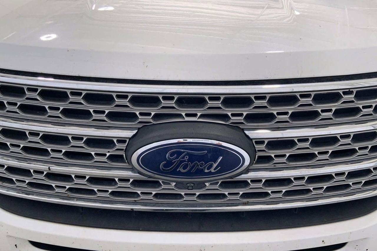 Used 2020 Ford Explorer Limited RWD image 26